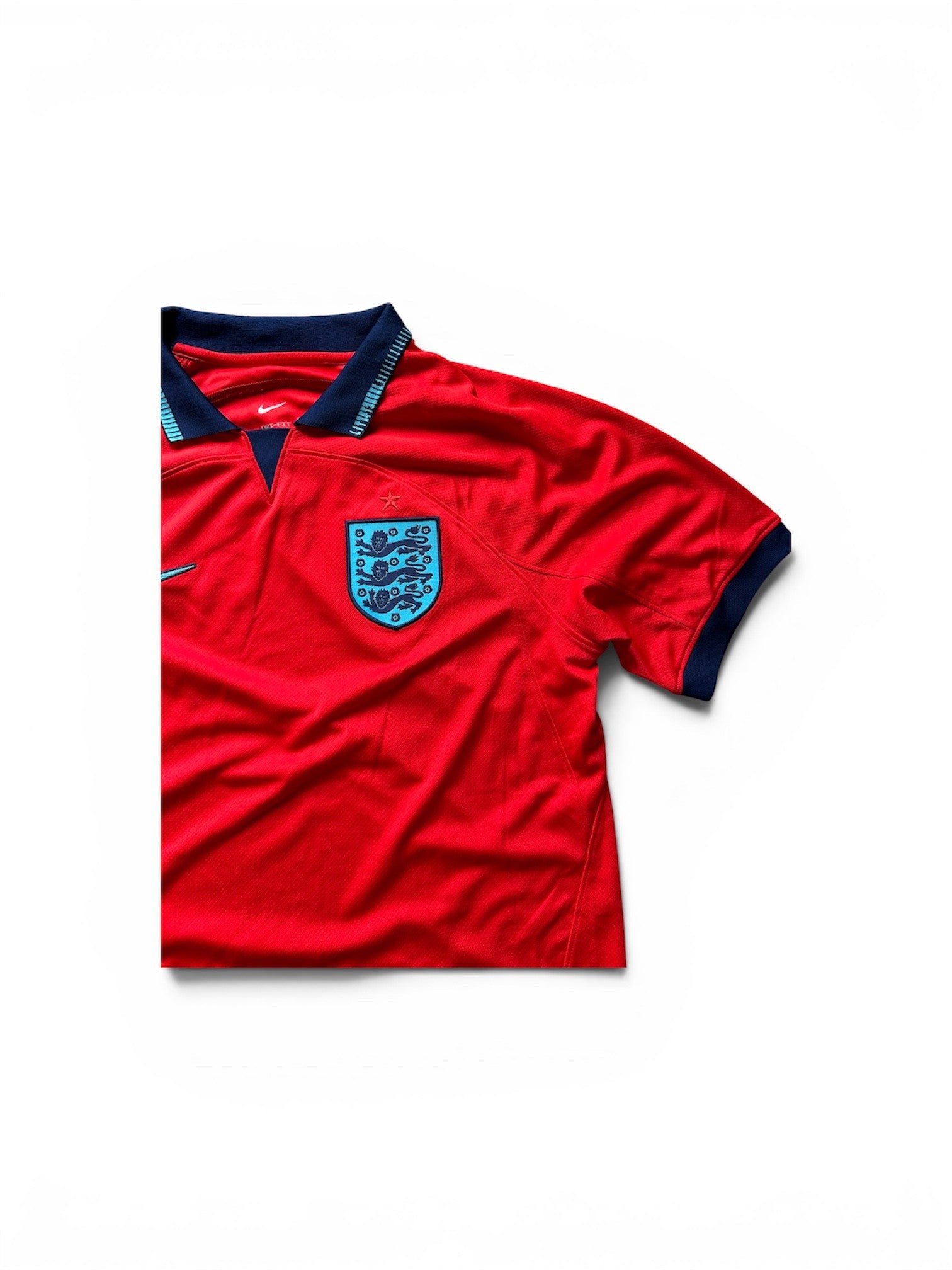 England 2022 Away Red Shirt (Medium) - Premium Second Hand